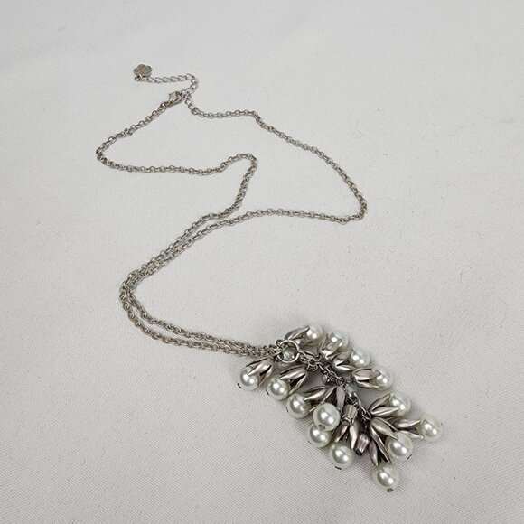 FAC Matt Silver Faux Pearl Cluster Pendant Necklace - Picture 2 of 8